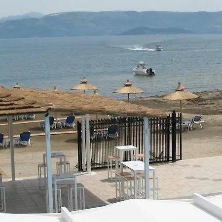 Ammos 4*
